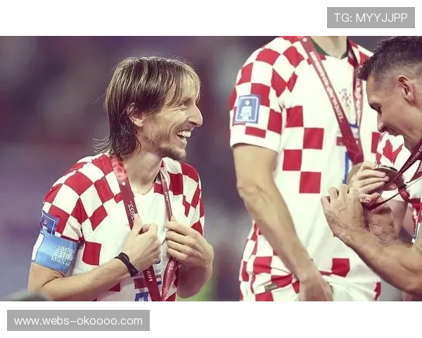 克罗地亚老将莫德里奇世界杯落幕战跪地掩面，37岁传奇谢幕